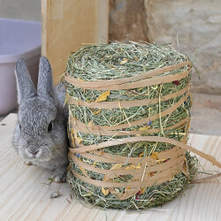 Maxi Heuballen mit Blüten