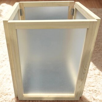 Holzgehege Plexiglas natur